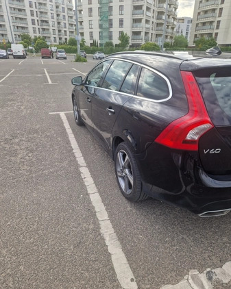 Volvo V60 cena 39900 przebieg: 267000, rok produkcji 2014 z Warszawa małe 106